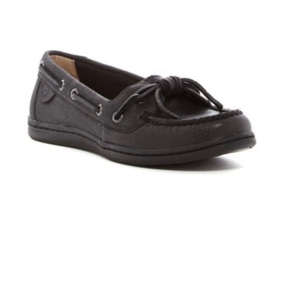 sperry barrelfish boat shoe